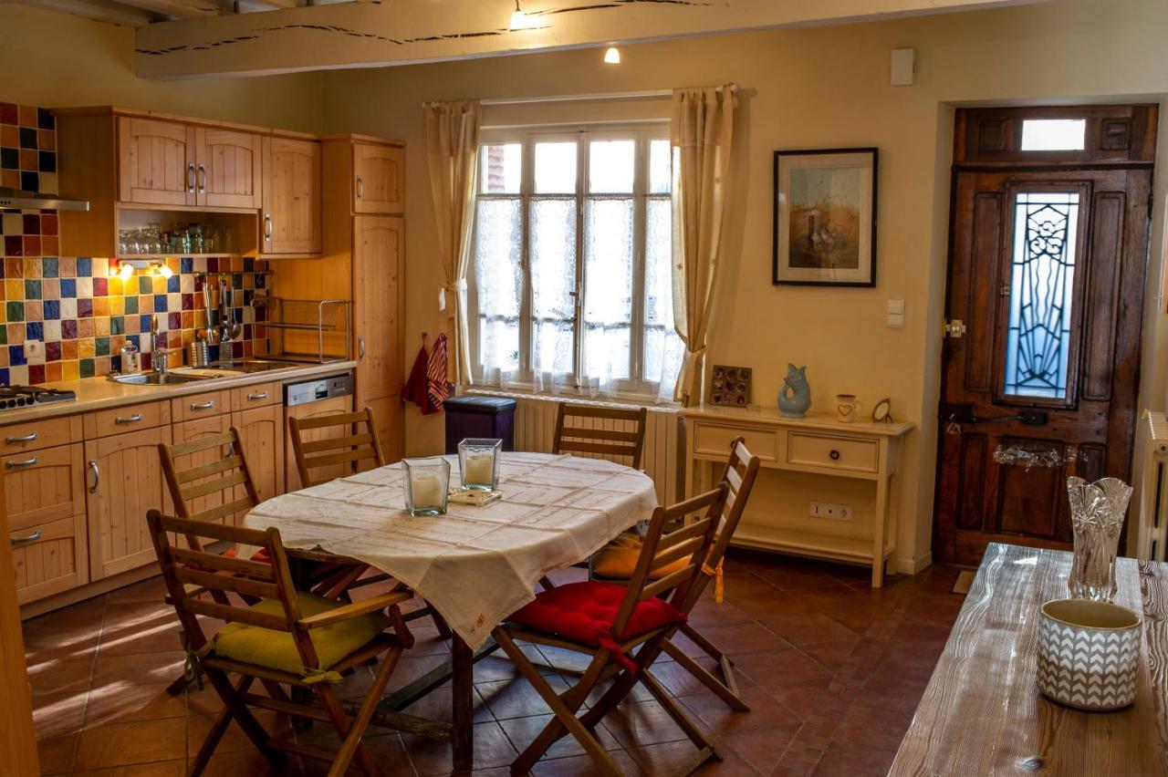 ¨Gite Du Cafe Suquet Giroussens Экстерьер фото